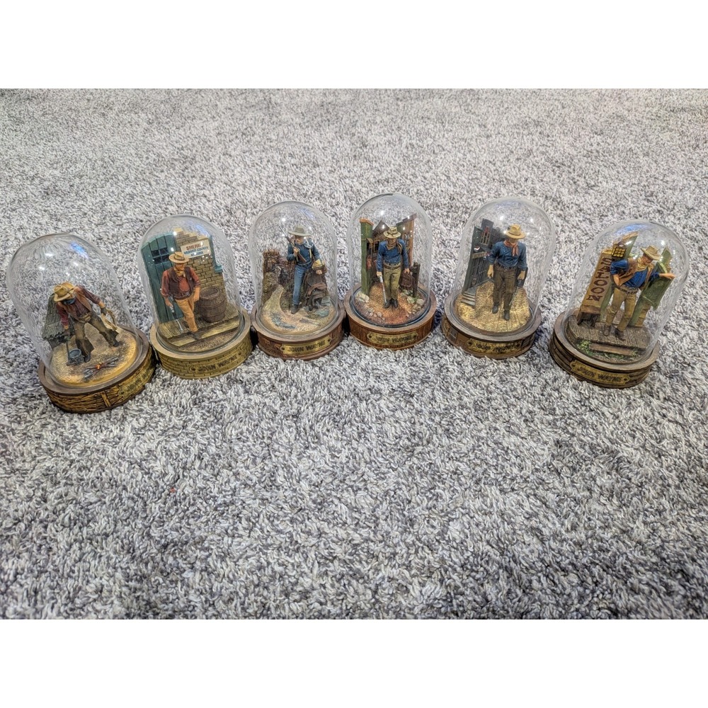 FJohn Wayne Hand Painted Sculptures Lot 6 Glass Globe Excellent Condition